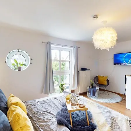 Giniushomes Modern Scandinavian Apartment דירה *