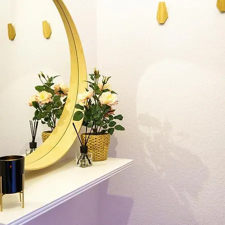 Giniushomes Modern Scandinavian Apartment דירה